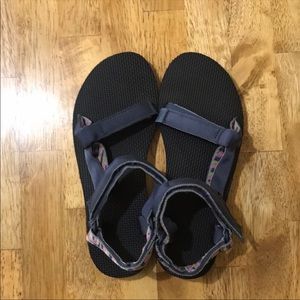 Teva Women’s 11 Velcro Sandals